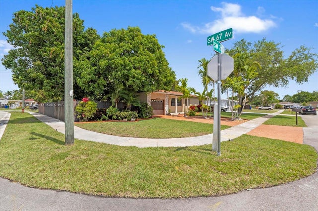 4 of 33 - 6631 Sw 24th St, Miramar, FL