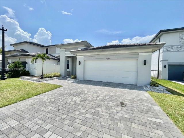 1 of 38 - 17324 Sw 41st St, Miramar, FL