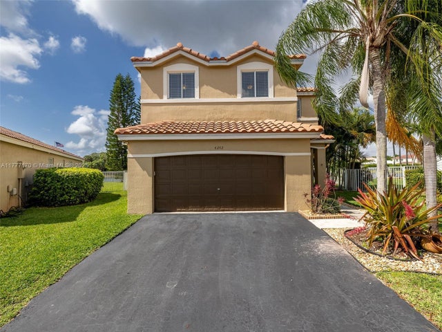 2 of 37 - 4242 Magnolia Ridge Dr, Weston, FL