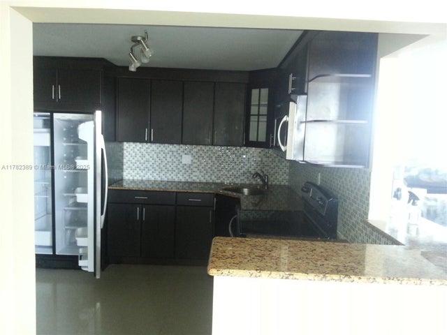 3 of 40 - 2750 Ne 183rd St 2607, Aventura, FL