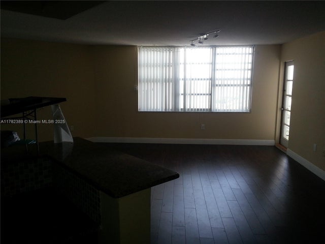 5 of 40 - 2750 Ne 183rd St 2607, Aventura, FL