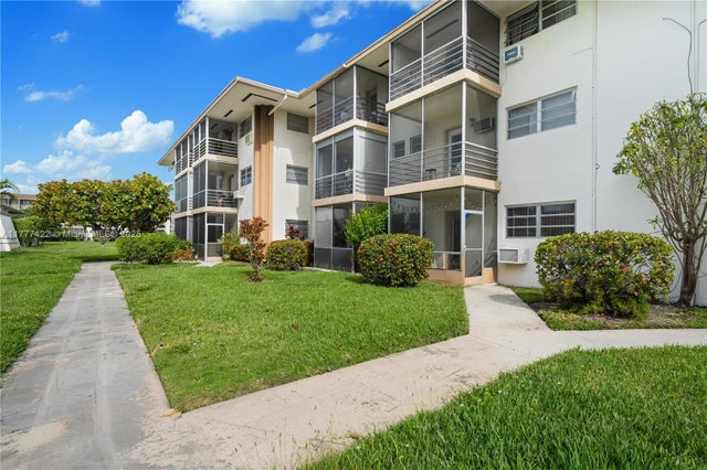 2 of 29 - 16900 Ne 14th Ave 109, Miami, FL
