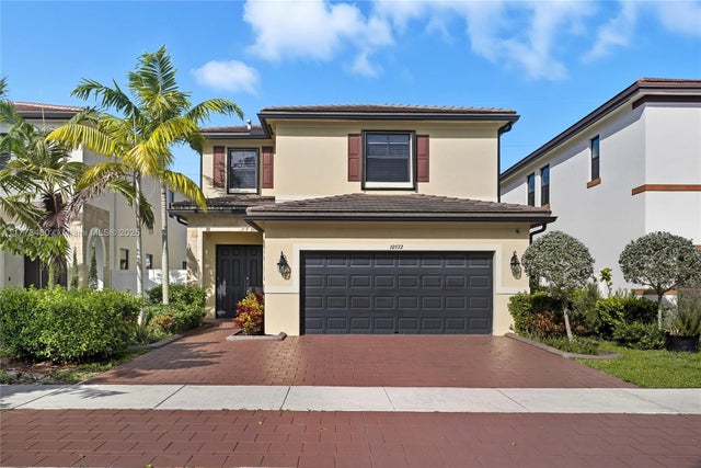 1 of 40 - 10572 W 35th Way, Hialeah, FL