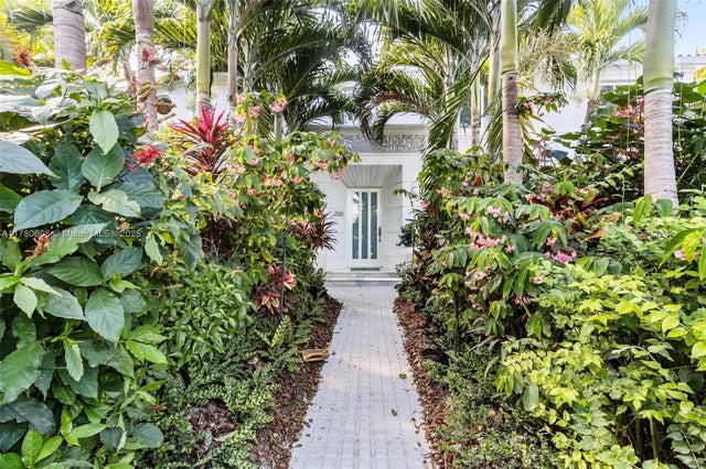 2 of 64 - 2550 Flamingo Dr, Miami Beach, FL