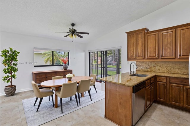 3 of 47 - 971 Nw 89th Ave, Plantation, FL