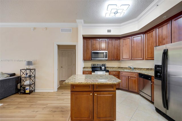 2 of 40 - 3001 Ne 185th St 219, Aventura, FL