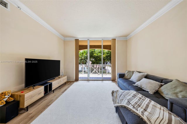 4 of 40 - 3001 Ne 185th St 219, Aventura, FL