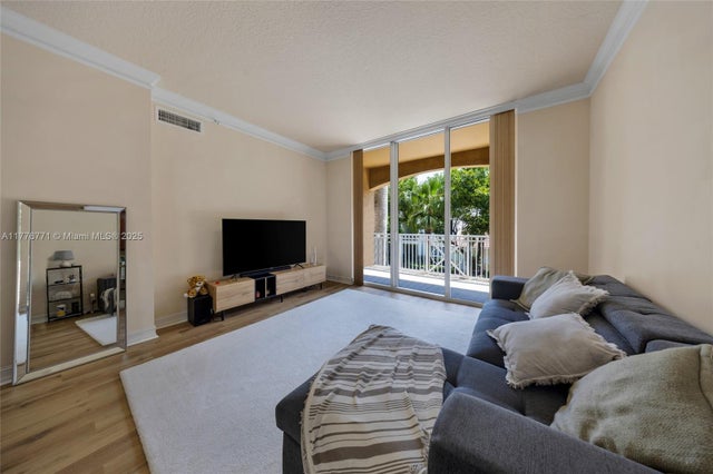 5 of 40 - 3001 Ne 185th St 219, Aventura, FL