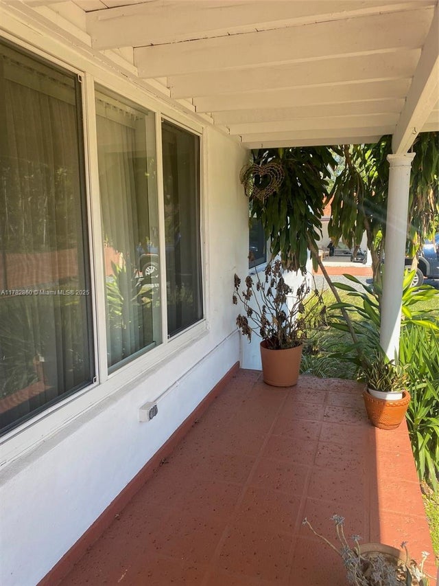 4 of 43 - 6331 Sw 17th St, West Miami, FL