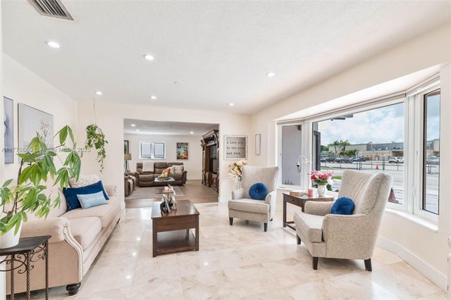 3 of 47 - 6231 Sw 94th Ave, Miami, FL