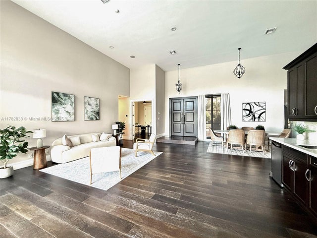 4 of 58 - 400 Alexandra Cir, Weston, FL