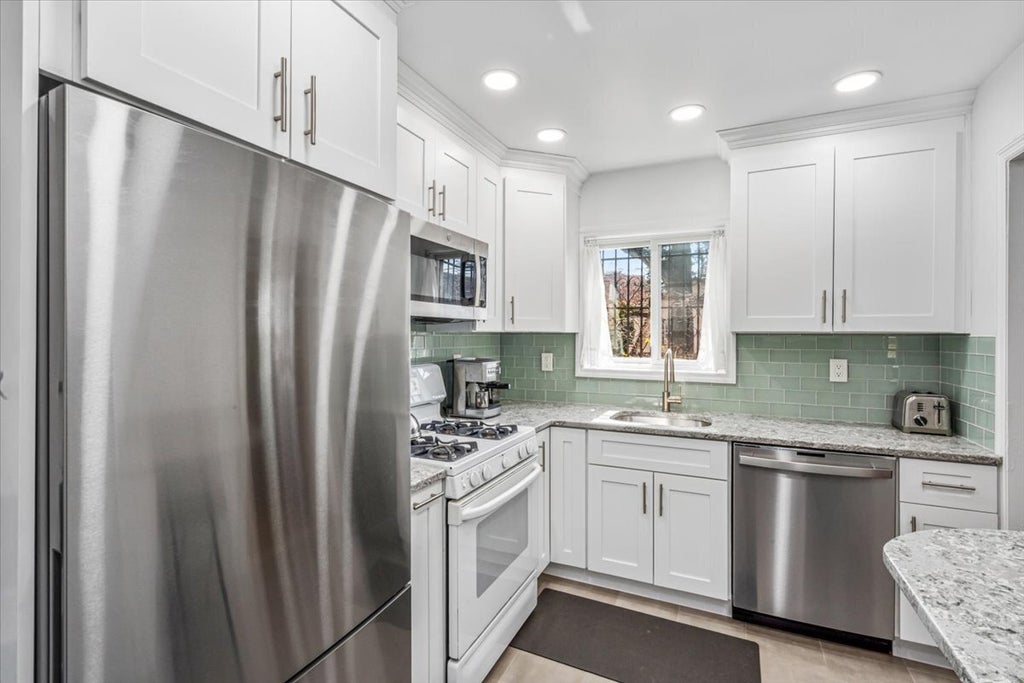 9 of 30 - 141-48 Pershing Crescent, New York City, NY