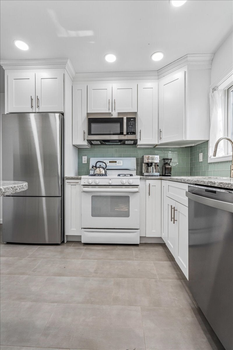 11 of 30 - 141-48 Pershing Crescent, New York City, NY