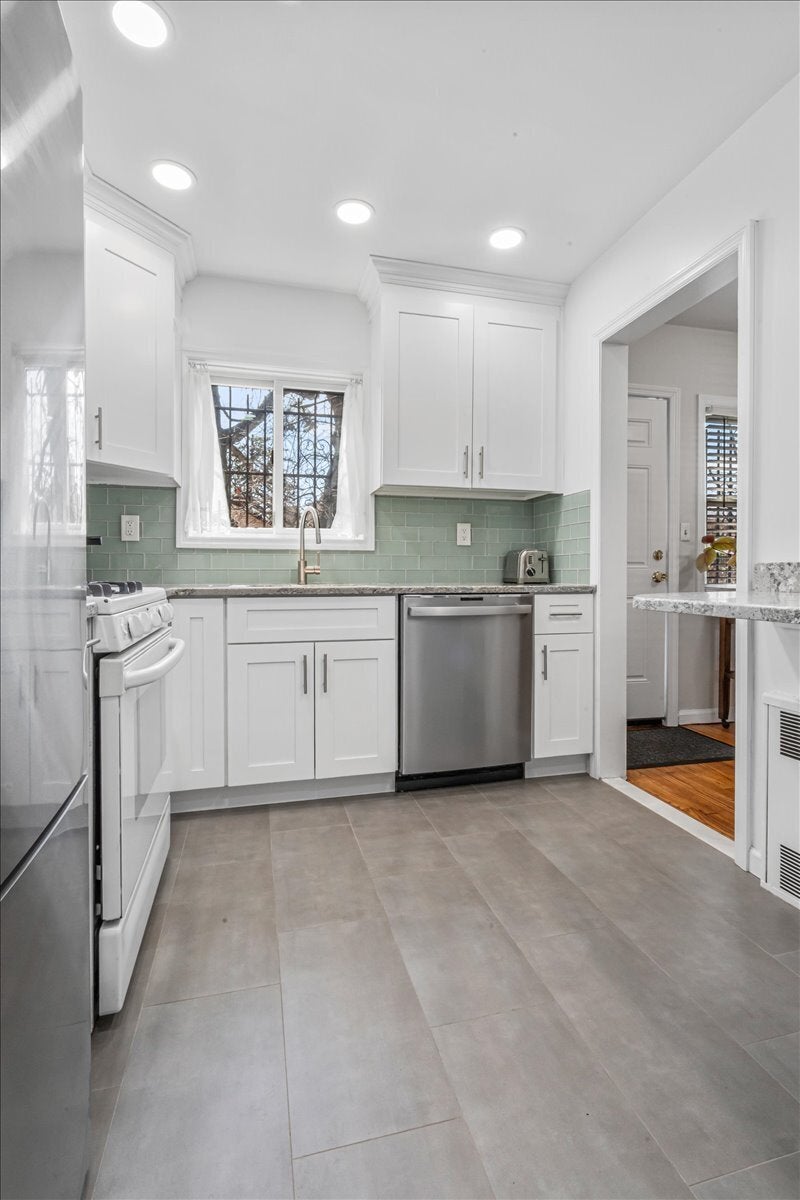 12 of 30 - 141-48 Pershing Crescent, New York City, NY