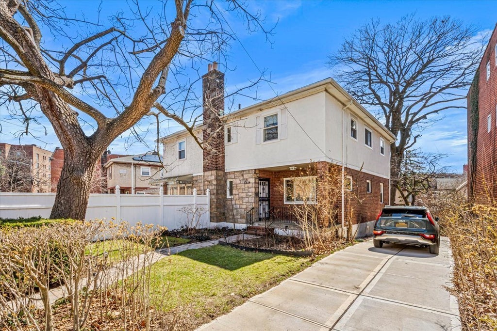 1 of 30 - 141-48 Pershing Crescent, New York City, NY