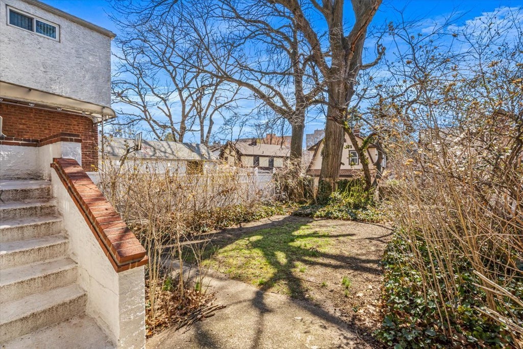 29 of 30 - 141-48 Pershing Crescent, New York City, NY