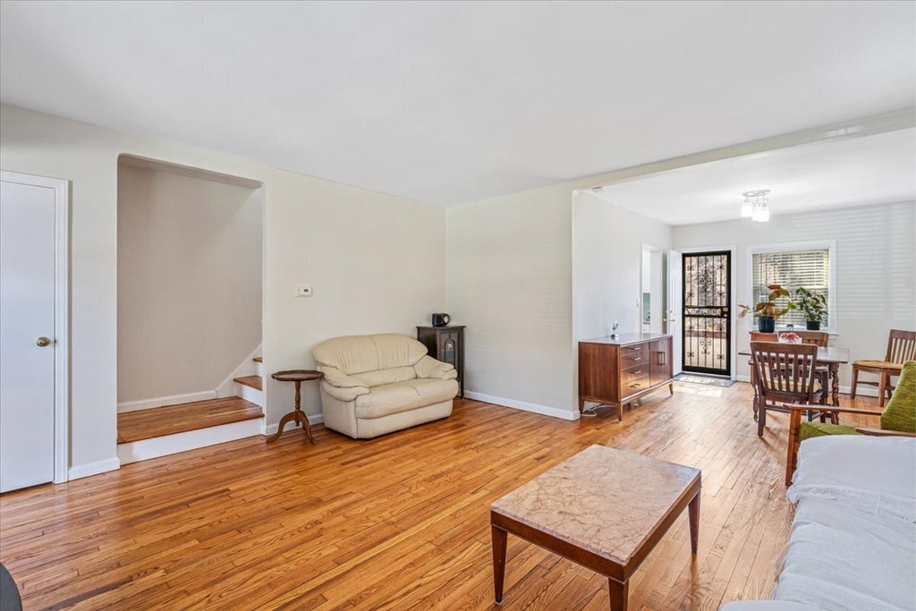 5 of 30 - 141-48 Pershing Crescent, New York City, NY
