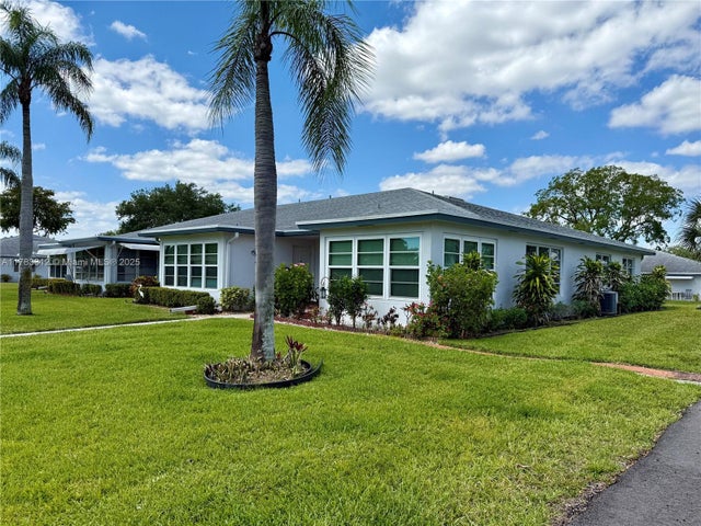 2 of 40 - 1075 Circle Dr D, Delray Beach, FL