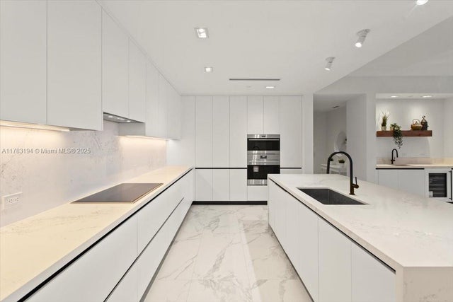 3 of 32 - 160 Isle Of Venice Dr. 403, Fort Lauderdale, FL
