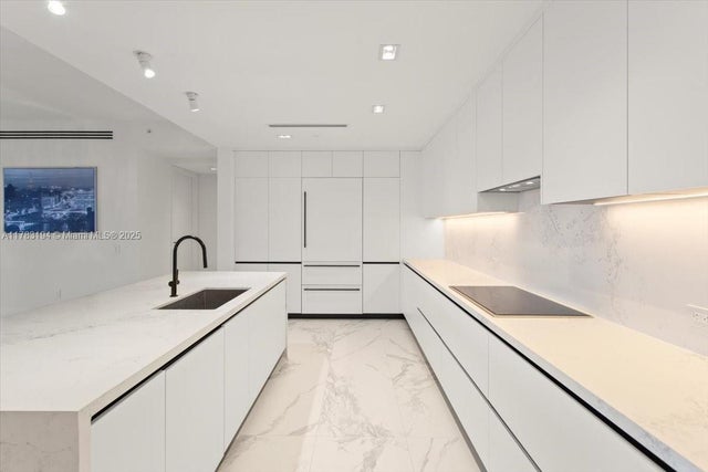 4 of 32 - 160 Isle Of Venice Dr. 403, Fort Lauderdale, FL