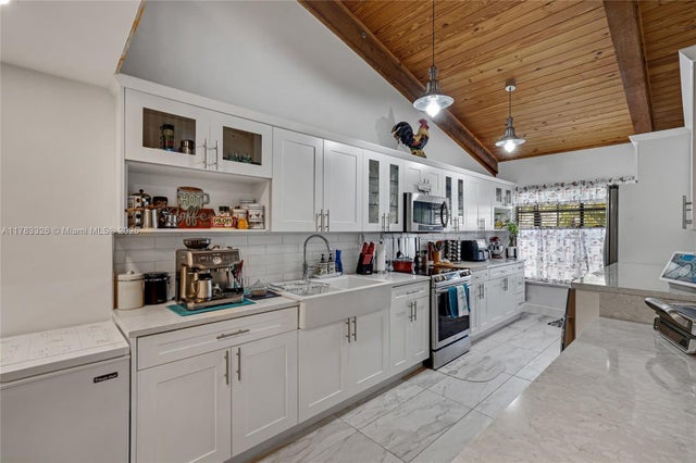 4 of 63 - 11140 Redwood Ave, Pembroke Pines, FL