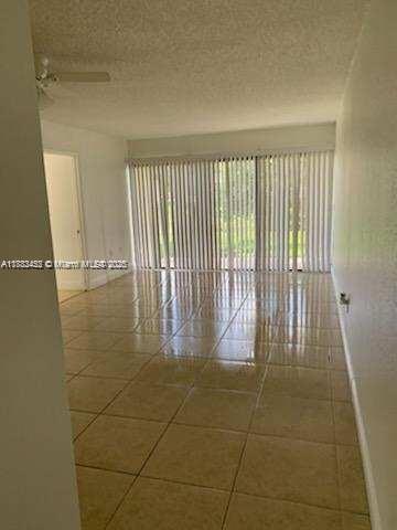 2 of 5 - 1522 Lake Crystal Dr B, West Palm Beach, FL