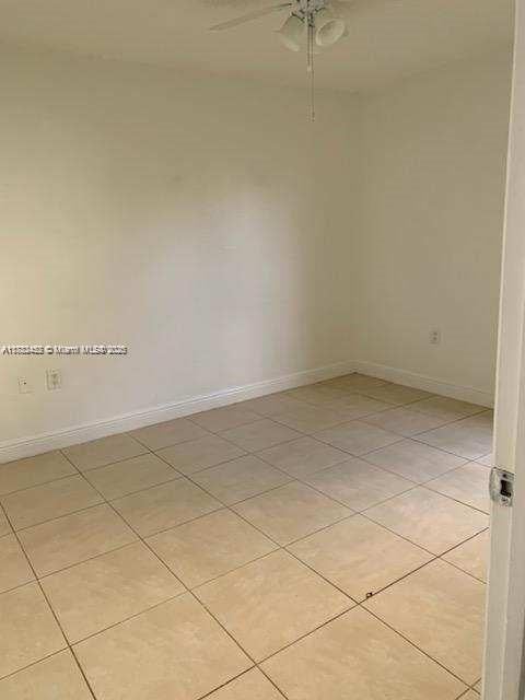 4 of 5 - 1522 Lake Crystal Dr B, West Palm Beach, FL