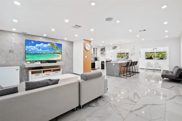 5 of 25 - 5117 Washington St, Hollywood, FL