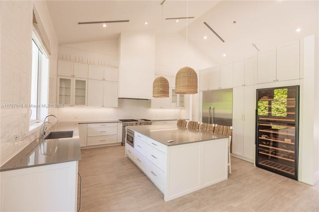3 of 48 - 8200 Sw 62nd Ave, Miami, FL