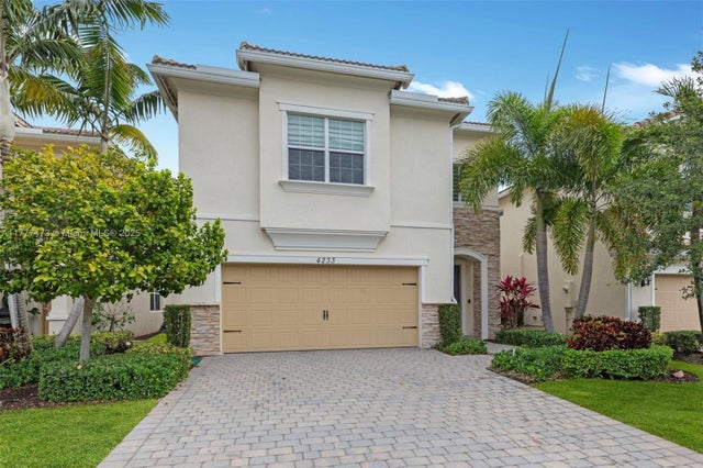 1 of 27 - 4233 Large Leaf Ln, Hollywood, FL