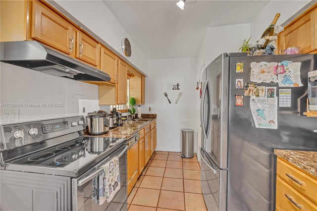 4 of 13 - 15231 Nw 28th Pl, Miami Gardens, FL