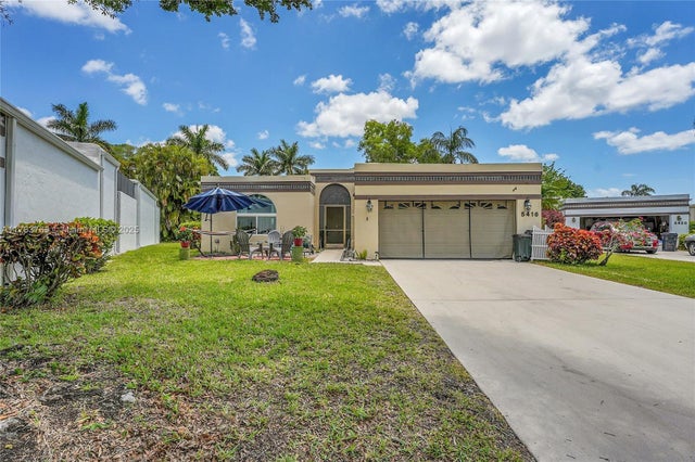 2 of 49 - 5416 San Roma Cir, Lake Worth, FL
