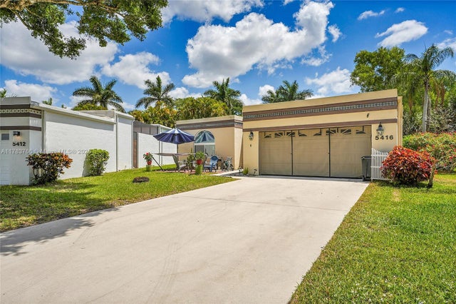 3 of 49 - 5416 San Roma Cir, Lake Worth, FL