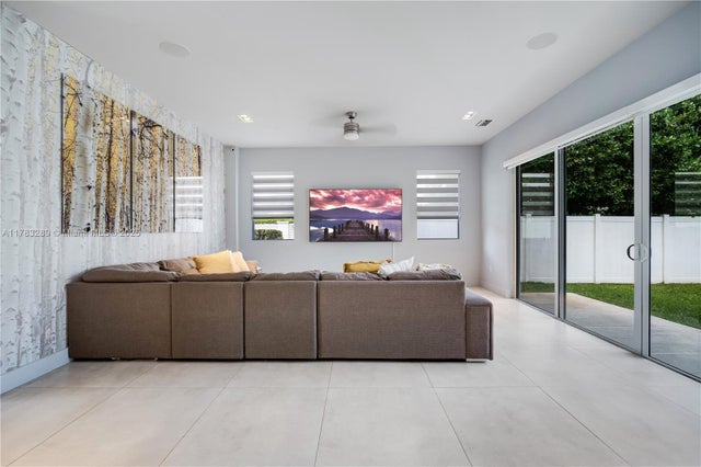 4 of 60 - 10135 Nw 77th St, Doral, FL