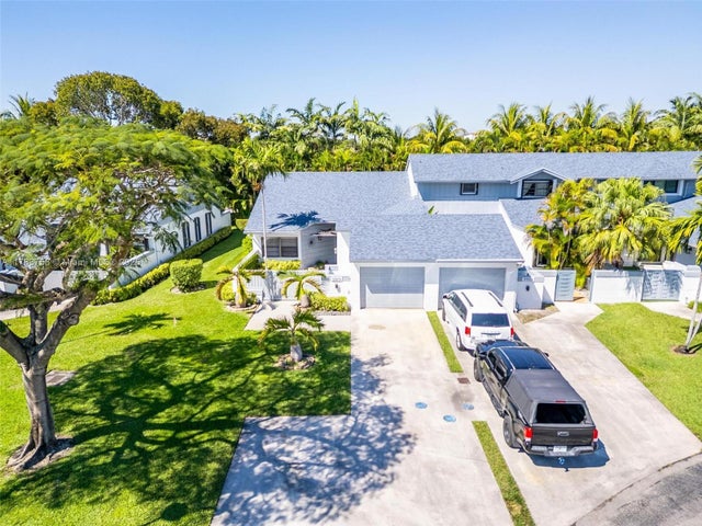3 of 27 - 9909 Nw 52nd Ln, Doral, FL