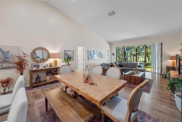 4 of 27 - 9909 Nw 52nd Ln, Doral, FL
