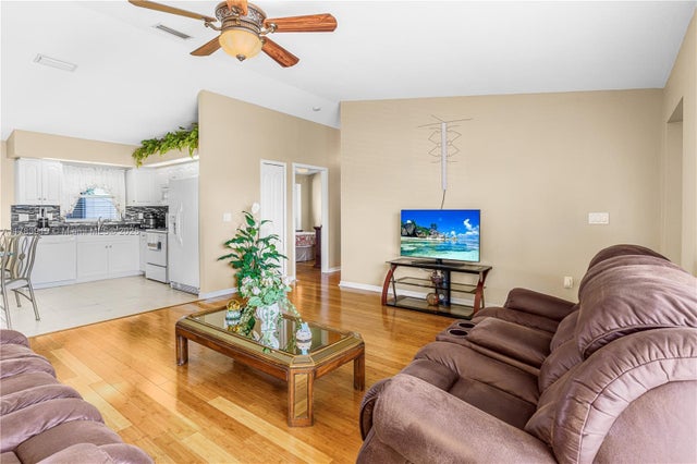 5 of 29 - 421 Nw 20th Pl, Cape Coral, FL