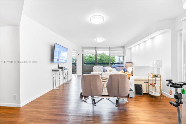 2 of 34 - 19667 Turnberry Way 3f, Aventura, FL