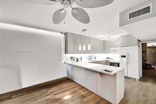 4 of 28 - 322 Taylor St 1d, Hollywood, FL