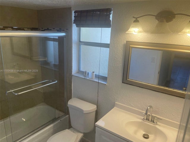 4 of 31 - 8500 Sunrise Lakes Blvd 106, Sunrise, FL