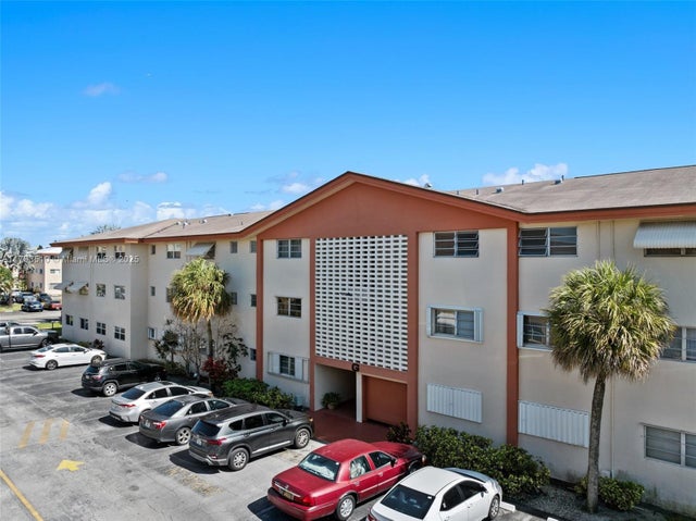 2 of 34 - 5300 Washington St G323, Hollywood, FL