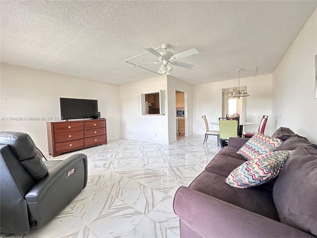 1 of 8 - 569 N Fanshaw N 569, Boca Raton, FL