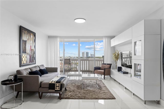 1 of 20 - 1000 W Island Blvd 812, Aventura, FL