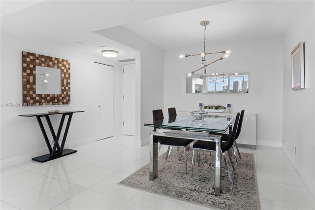 3 of 20 - 1000 W Island Blvd 812, Aventura, FL