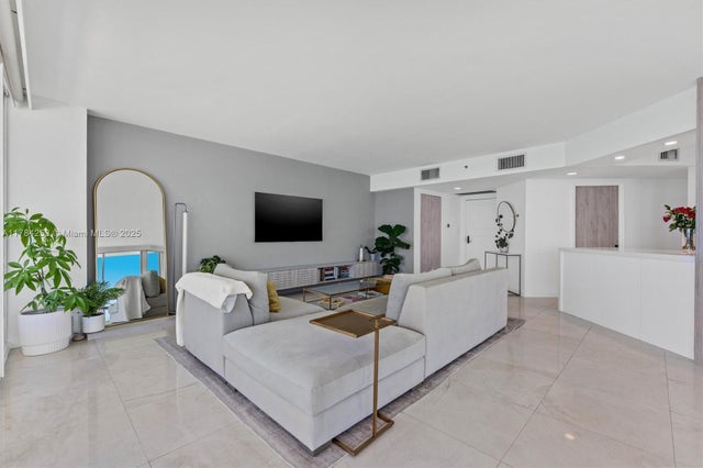4 of 32 - 7330 Ocean Ter 20-b, Miami Beach, FL