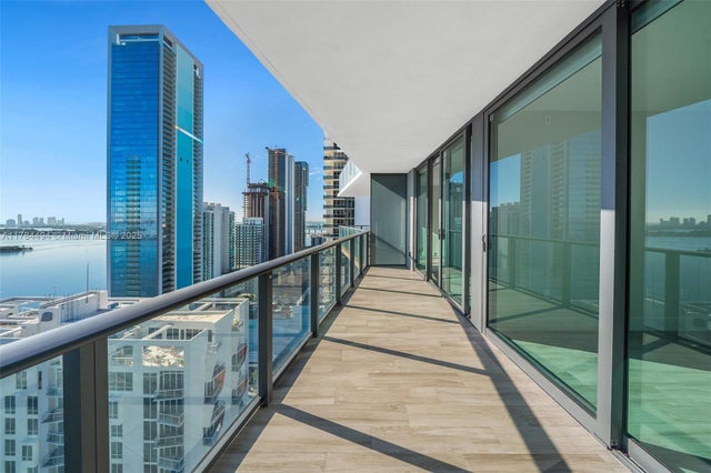 3 of 19 - 460 Ne 28th St 2707, Miami, FL