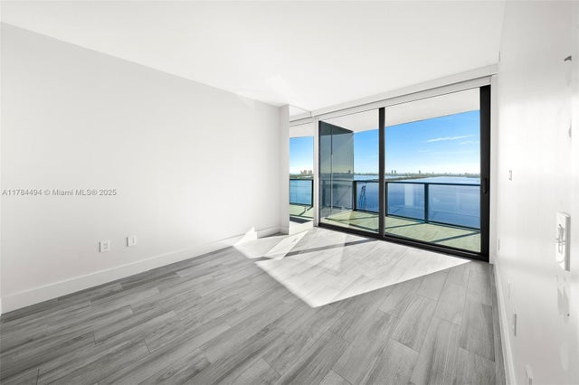 4 of 19 - 460 Ne 28th St 2707, Miami, FL