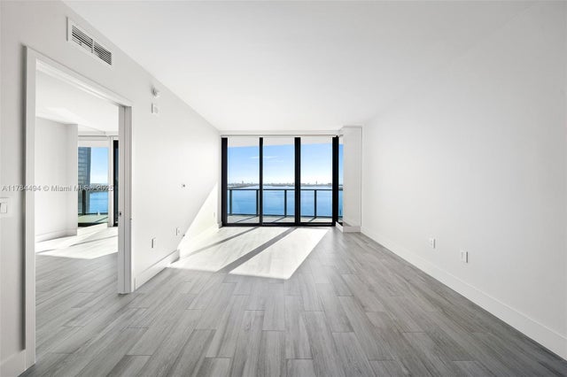 5 of 19 - 460 Ne 28th St 2707, Miami, FL