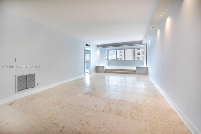 5 of 28 - 333 Sunset Dr 804, Fort Lauderdale, FL