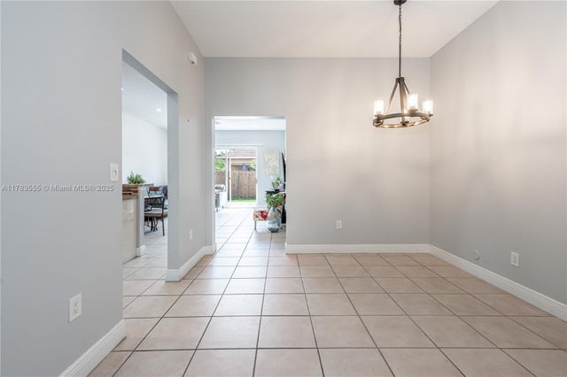 5 of 28 - 284 Royal Cove Way, Davie, FL